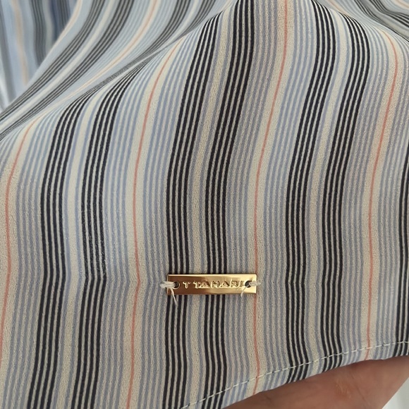 T Tahari Blue Striped Blouse - Large - only worn and washed 1 time. - Picture 3 of 7